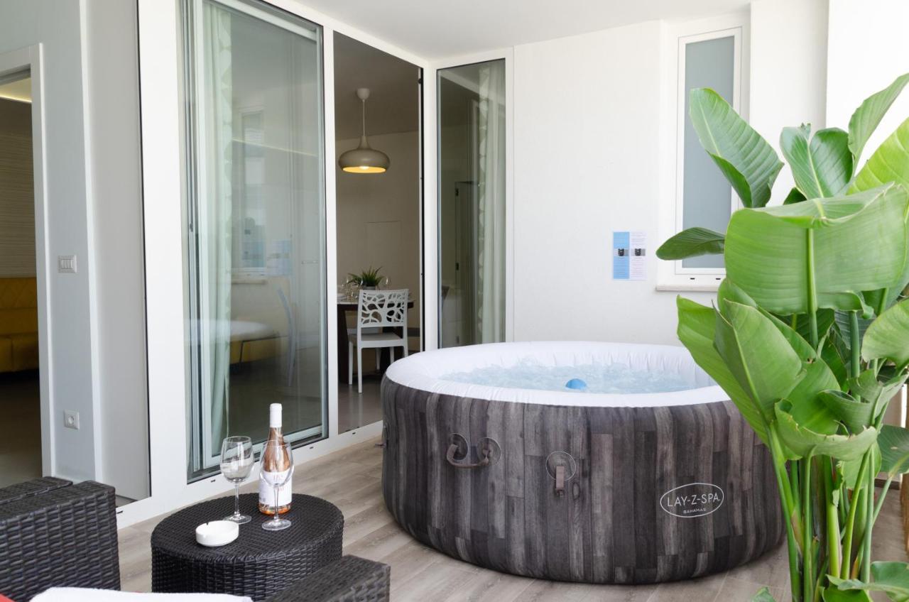 شقة Apulialux Polignano High Class / Jacuzzi + Parking بولينيانو آ ماري المظهر الخارجي الصورة