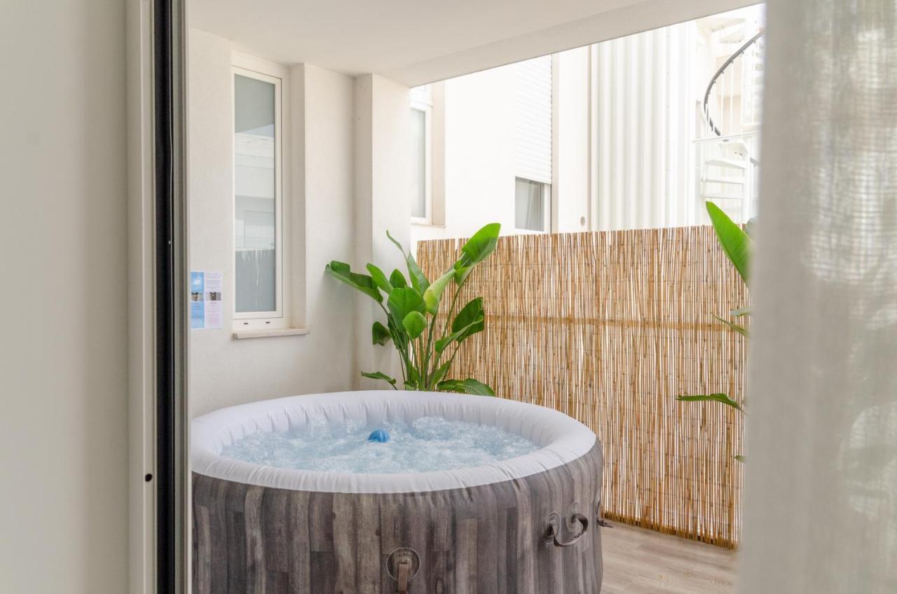 شقة Apulialux Polignano High Class / Jacuzzi + Parking بولينيانو آ ماري المظهر الخارجي الصورة